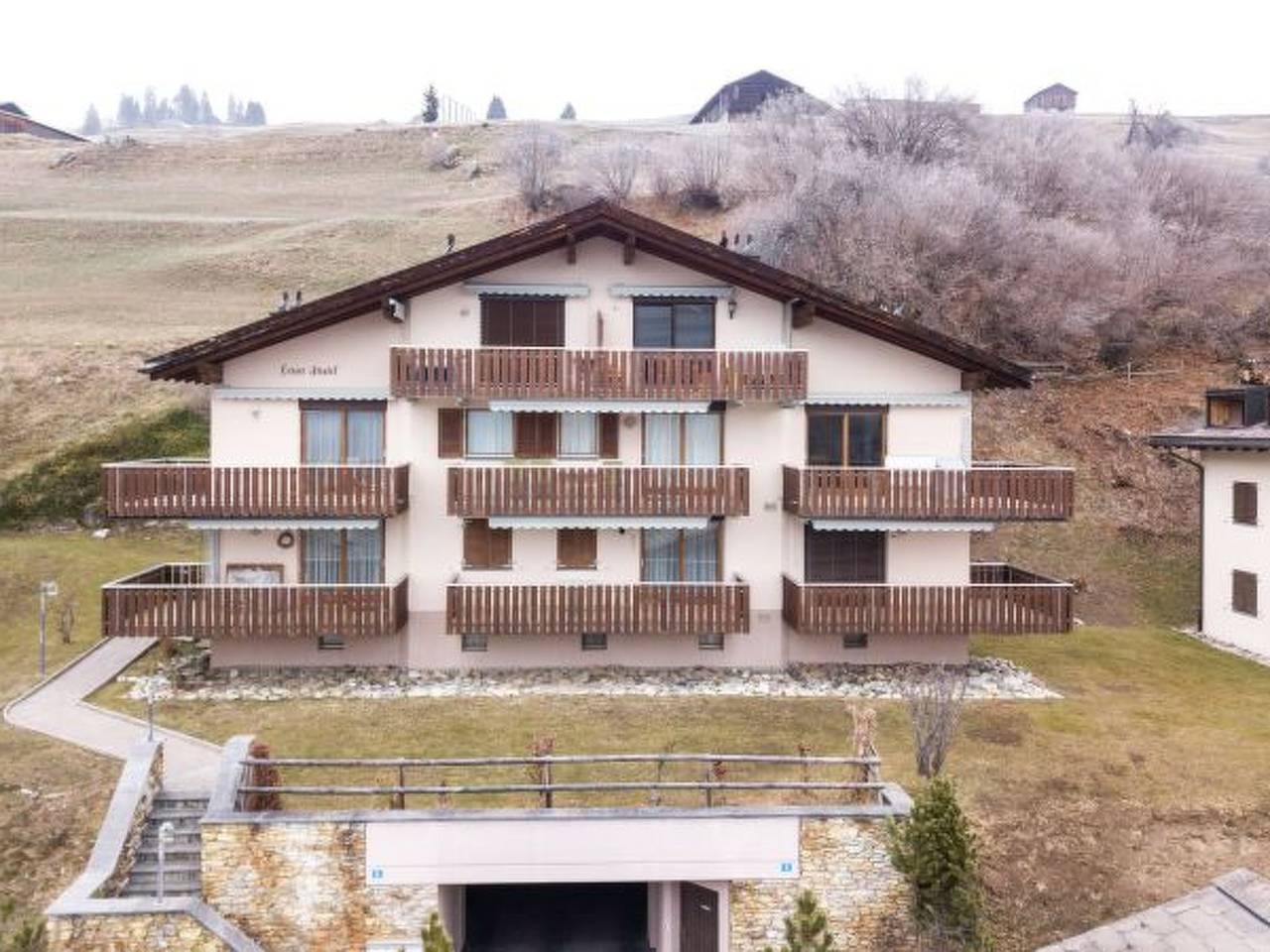 Ganze Wohnung, Ferienwohnung für 4 Personen mit Balkon in Falera, Flims Laax Falera