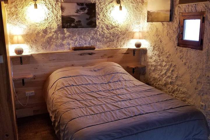 Gîte pour 2 personnes, avec terrasse et jardin, animaux acceptés à Roquebillière - 2