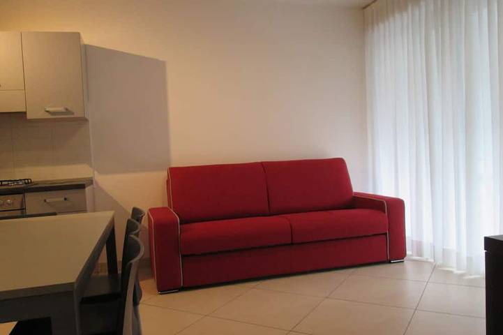 Apartamento entero, Apartamento a tiro de piedra del lago / playa y cerca del centro in Riva del Garda, Montañas Garda
