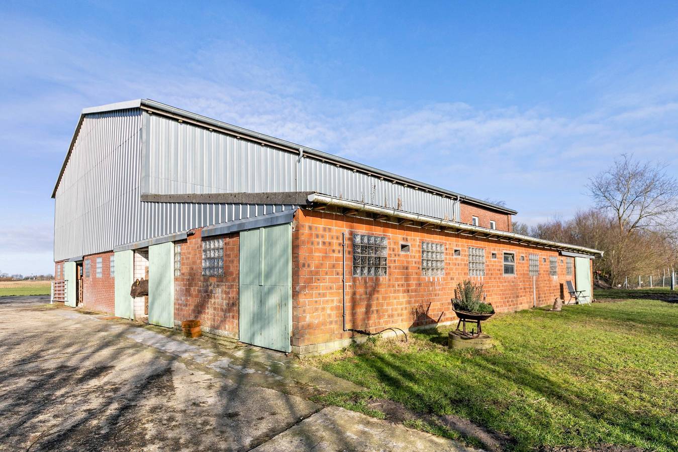 Ganzes Studio, Ferienwohnung 'Hühnerhort' mit Gemeinschaftsterrasse, Garten und Wi-Fi in Sankt Annen, Halbinsel Eiderstedt