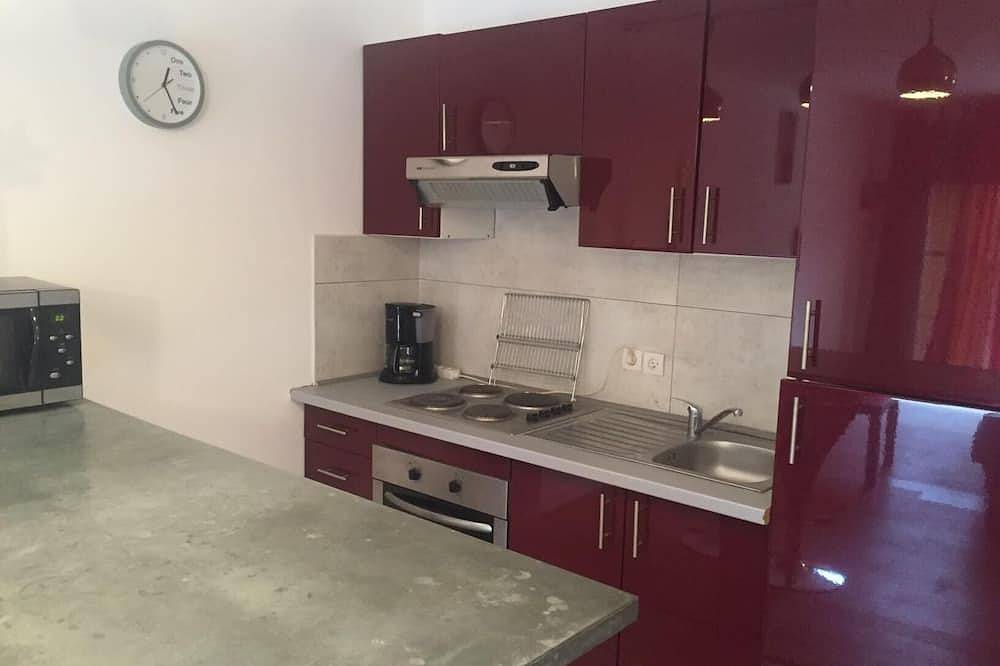 Apartamento entero, Charming apartment for 3P, 5 minutes' walk from the sea and village center in Erbalunga, Brando