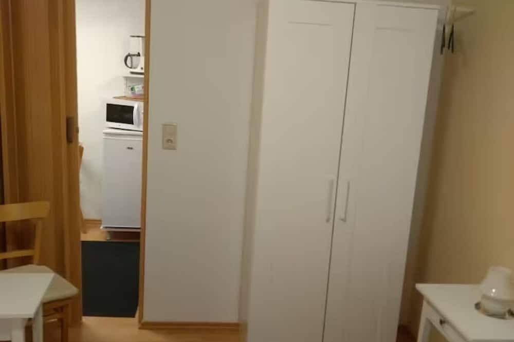 Ganze Wohnung, Ferienwohnung Nr. 2, Ortsmitte, Randersacker in Randersacker, Fränkisches Weinland