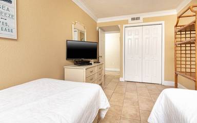 Vacation Apartment for 8 Guests in Gulf Shores, Alabama Gulf Coast, Picture 1