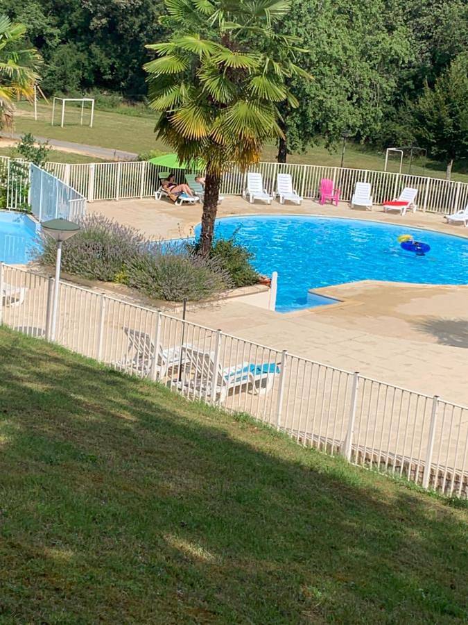 Gîte pour 4 personnes, avec piscine et jardin à Mauroux - 3