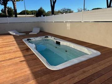 Villa pour 8 personnes, avec jacuzzi et terrasse, animaux acceptés à La Grande-Motte