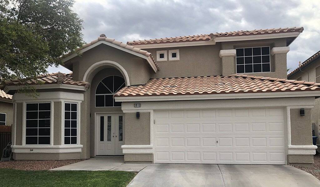 Large modern 2 story house with first floor master suite. in Las Vegas, Red Rock Canyon