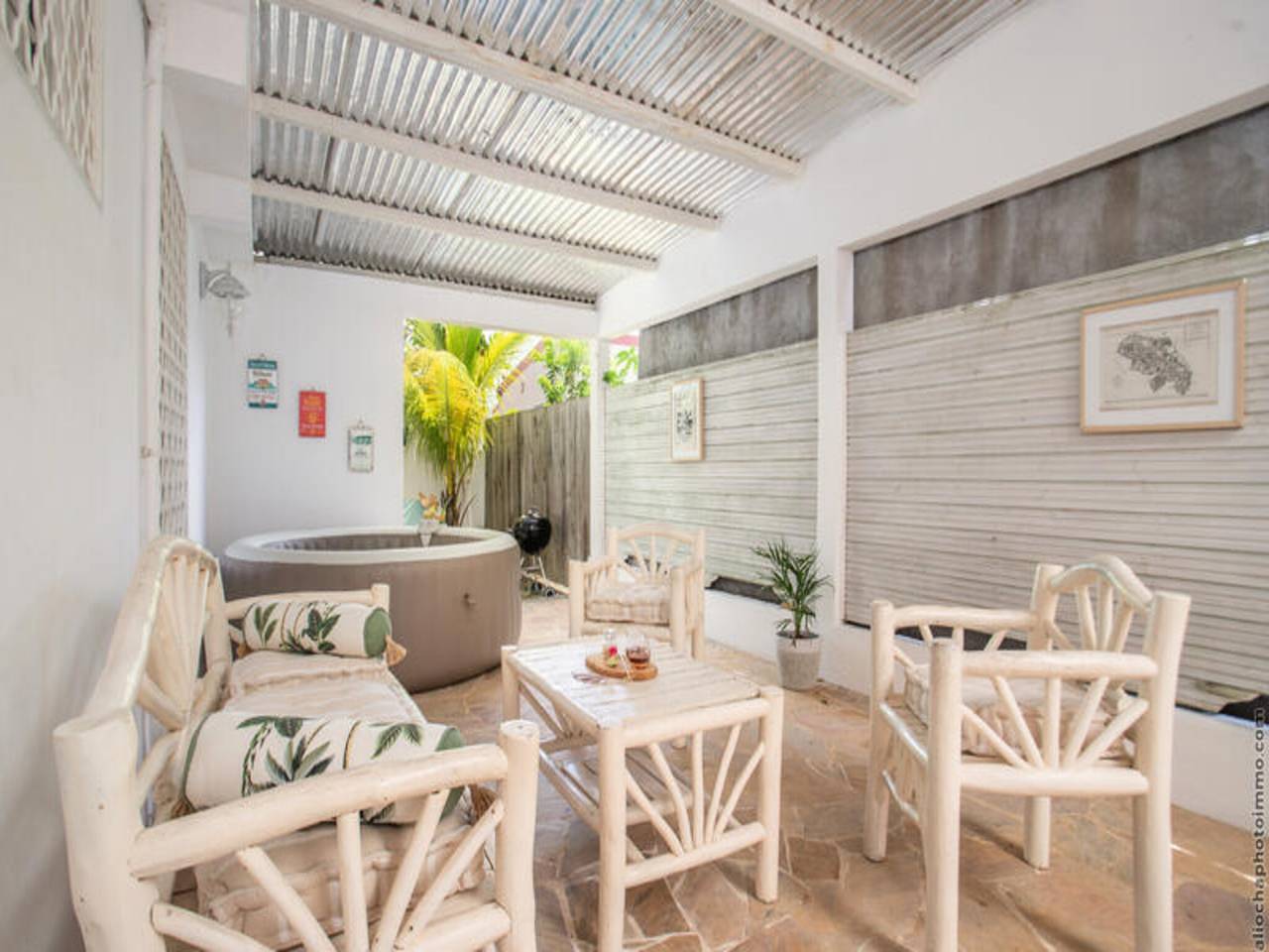 Ganze Wohnung, Villa in Robert Bay mit Pool und Whirlpool in Le Robert, Martinique