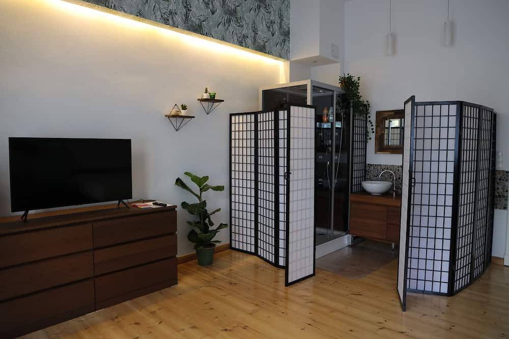 Ganze Wohnung, Erdgeschoss-Apartment im Revaler Kiez in Friedrichshain - Kreuzberg, Berlin