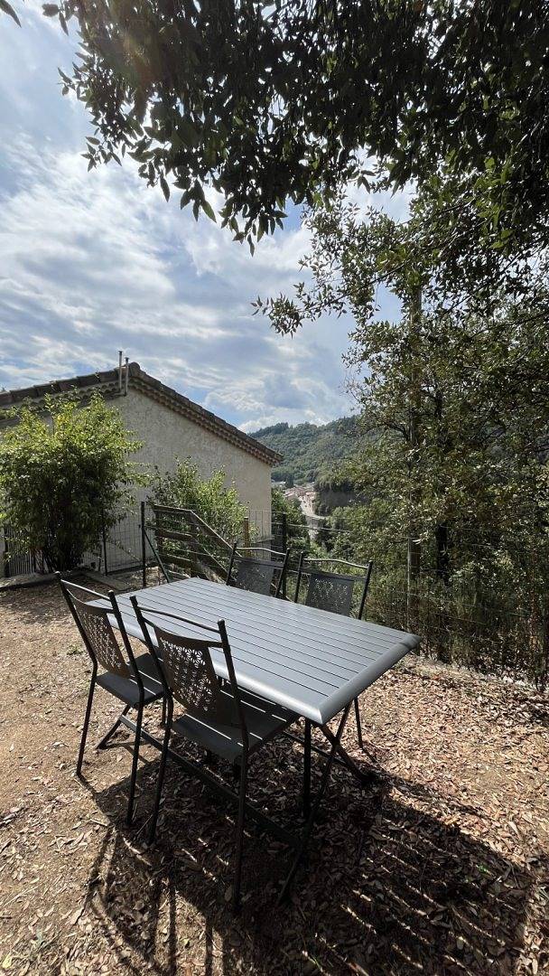 Gîte pour 6 personnes, avec jardin et terrasse, animaux acceptés