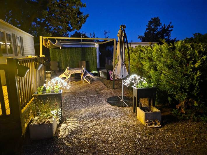 Camping für 4 Personen, mit Terrasse