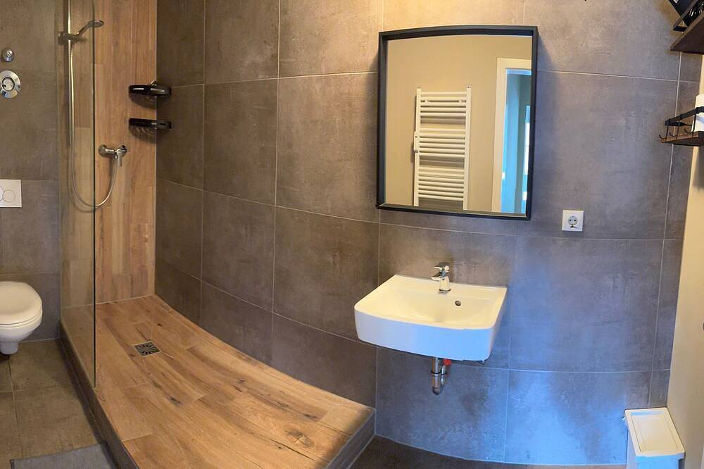 Appartamento intero, Comfortable apartments with balcony & close to the Rhine in Cologne Südstadt - Apartments Kr in Colonia, Renania