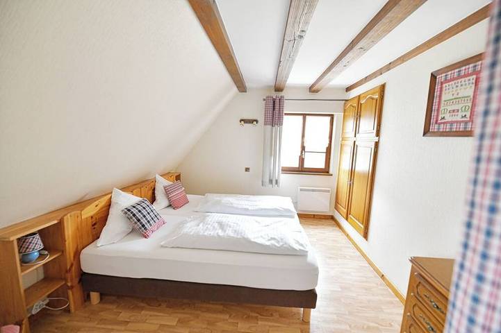 Location de vacances pour 8 personnes, avec piscine à Cleebourg - 4