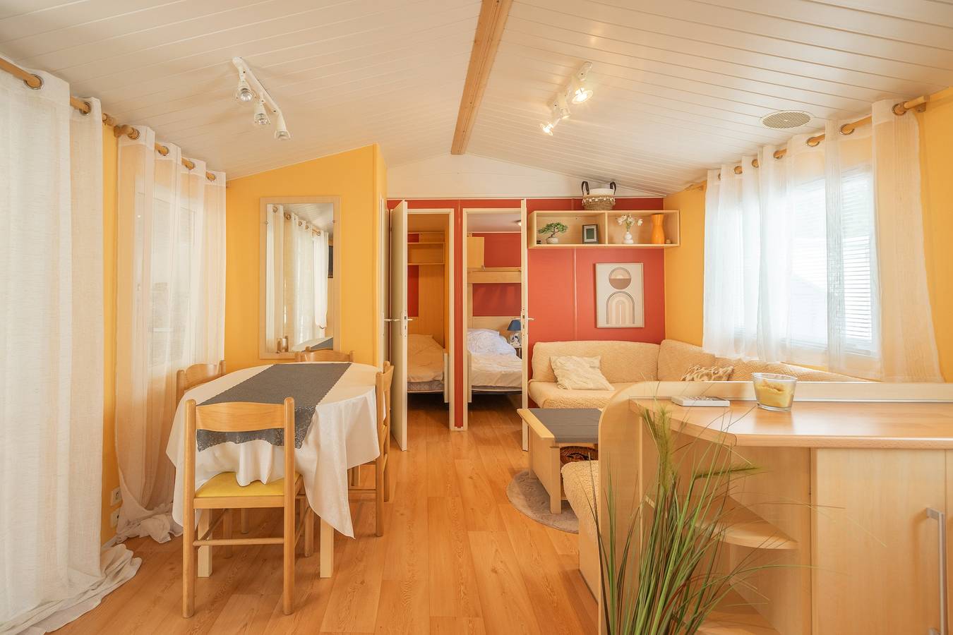 Mobile Home 'Mh 61 La Tremblade' with Shared Pool, Private Terrace and Air Conditioning in La Tremblade, Côte de Beauté