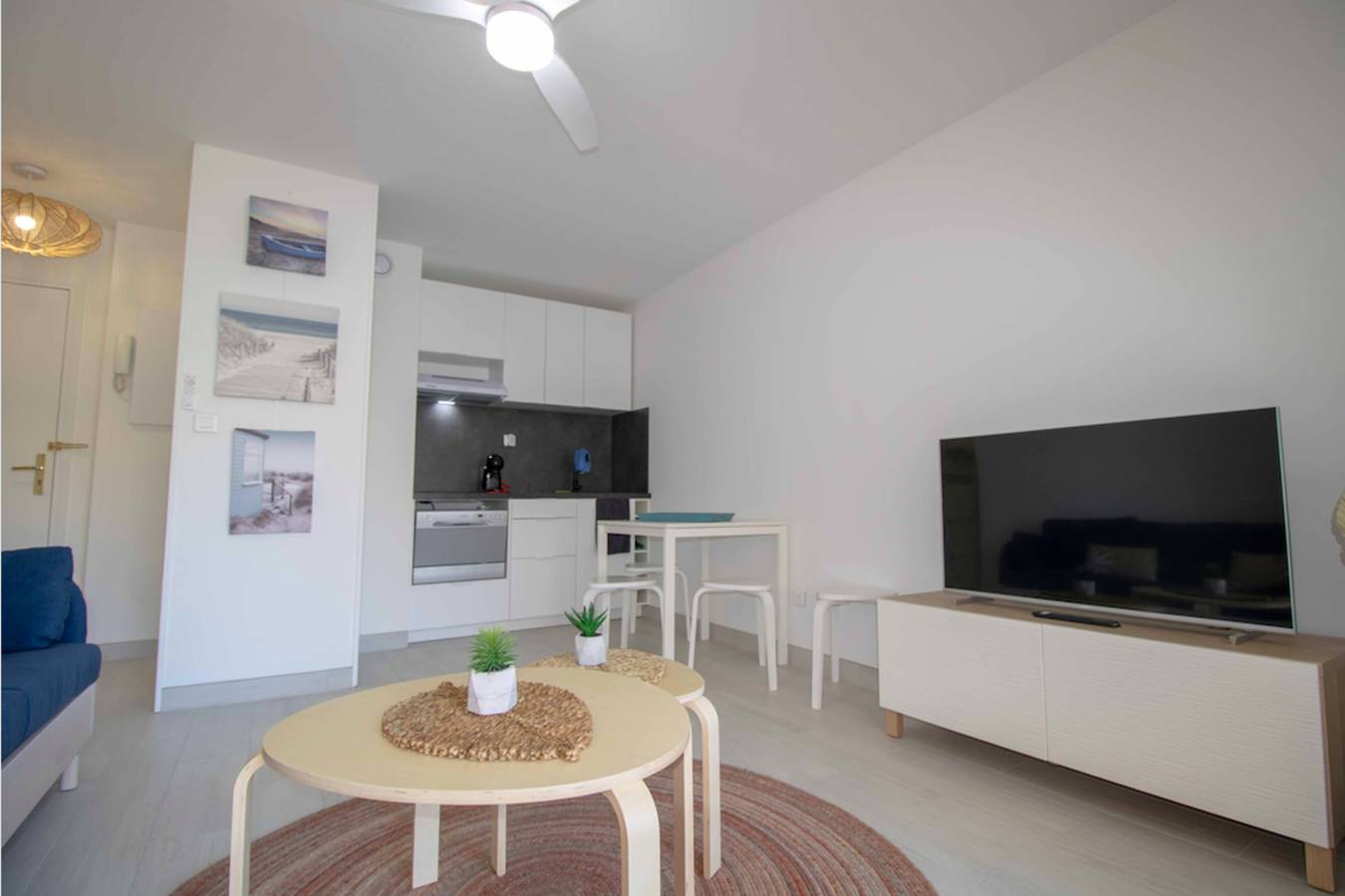 Appartement entier, Lumineux Apt De 32 M² Renové Proche De La Ville in Fréjus Plage, Fréjus