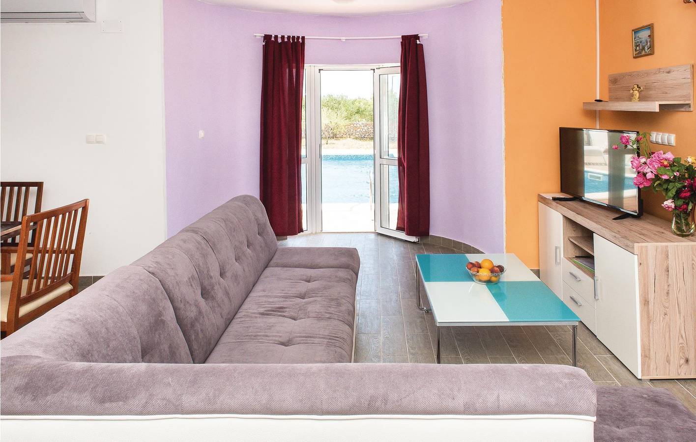 Casa de vacaciones para 10 personas con terraza in Condado de Šibenik-Knin