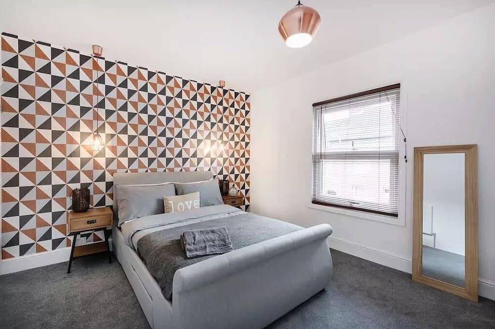 Cambridge House - Luton in Luton, Chiltern Hills
