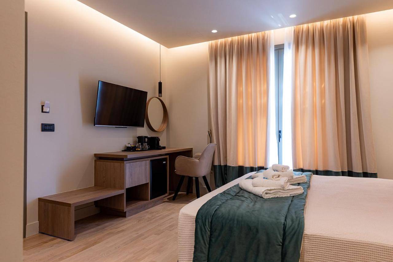 Deluxe Double Room with Balcony in Section centrale d'Athènes, Athènes