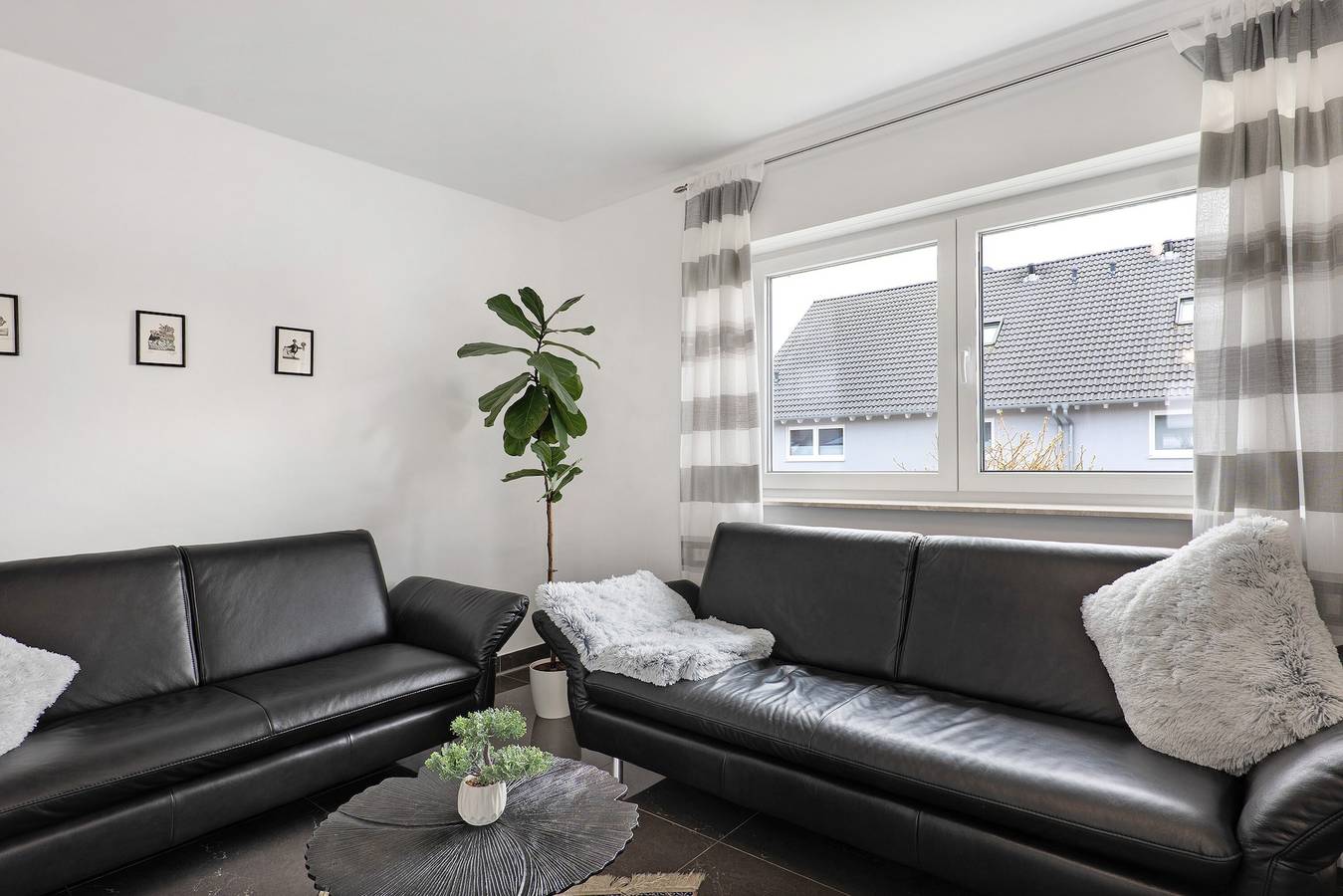 Ganze Wohnung, Ferienwohnung 'Am Otterbach' mit Balkon und Wi-Fi in Jockgrim, Rheinebene
