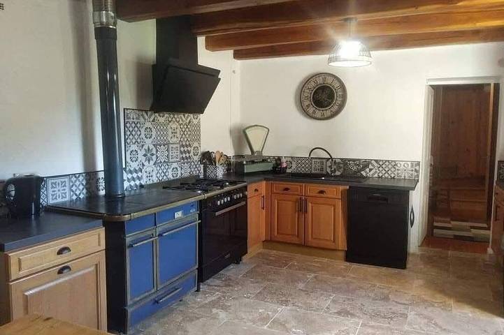 Maison de campagne pour 8 personnes, avec jardin à Sénéchas - 4
