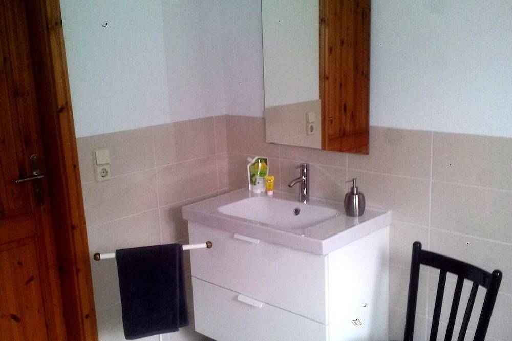 Apartamento entero, Soleado apartamento a las puertas de los Montes Metálicos, cerca de la ciudad de Zschopau in Gornau, Montes Metálicos