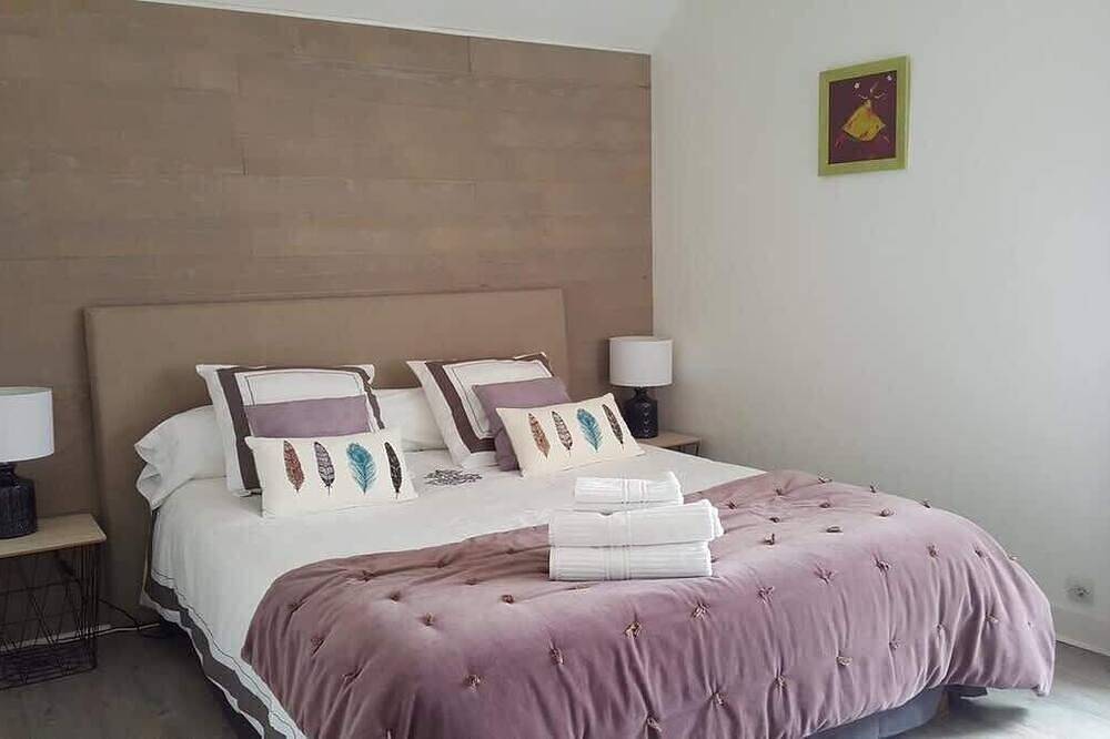Villa for 29 people • 3 accommodation units • ideal for groups in Tamerville, Côte de la Déroute