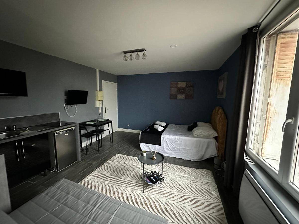 Appartement entier, One-Bedroom Apartment in Nazelles-Négron, Région de Tours