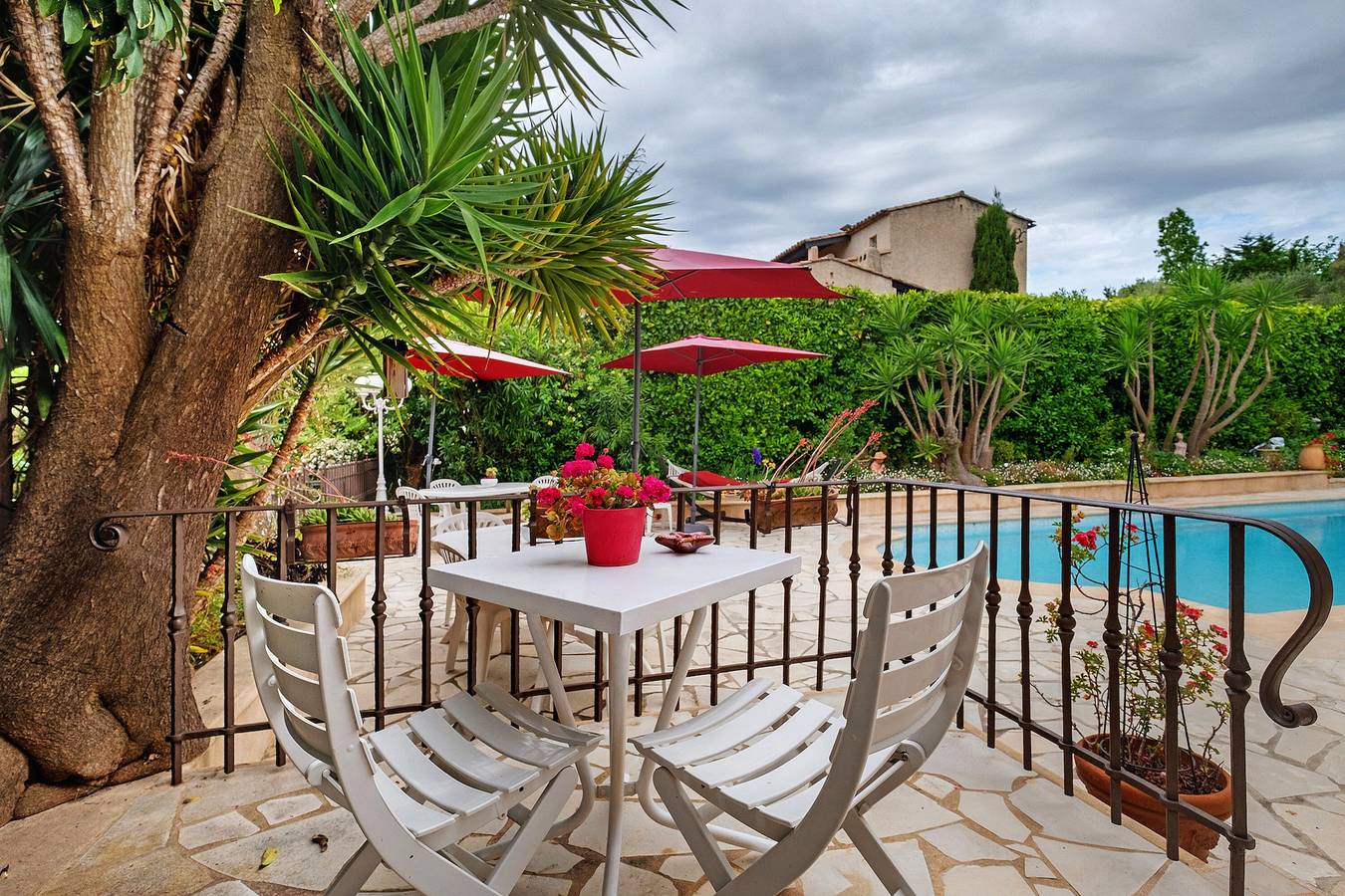 Chambre d’hôtes « Mitsouko » avec piscine partagée, Wi-Fi et climatisation in Antibes, Côte méditerranéenne (France)