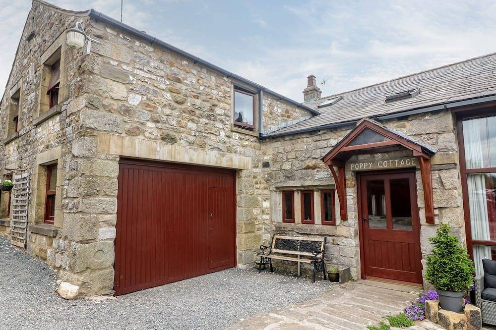 Poppy Cottage, family friendly in Horton-In-Ribblesdale in Horton in Ribblesdale, Yorkshire Dales National Park