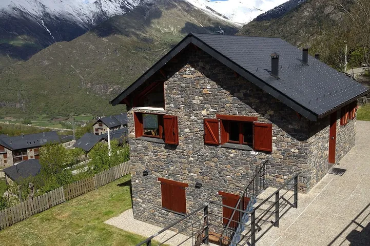 Holiday home for 10 people, with garden - 1