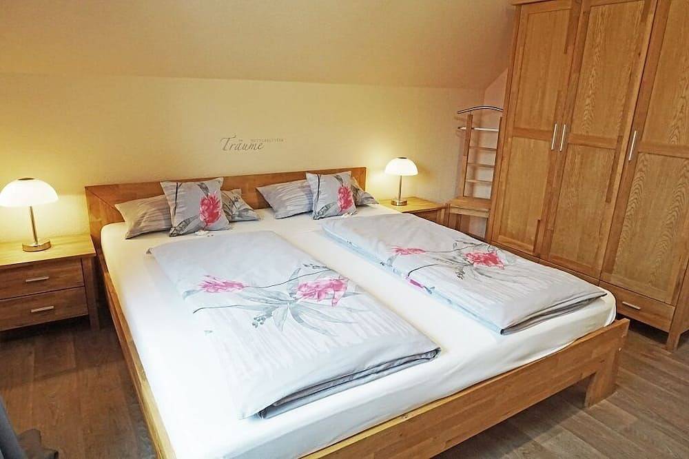 Ganze Wohnung, Dachgeschossappartement \"Dream\" für 2 Personen mit seperatem Wohnzimmer und Schlafzimmer in Sommerach, Fränkisches Weinland