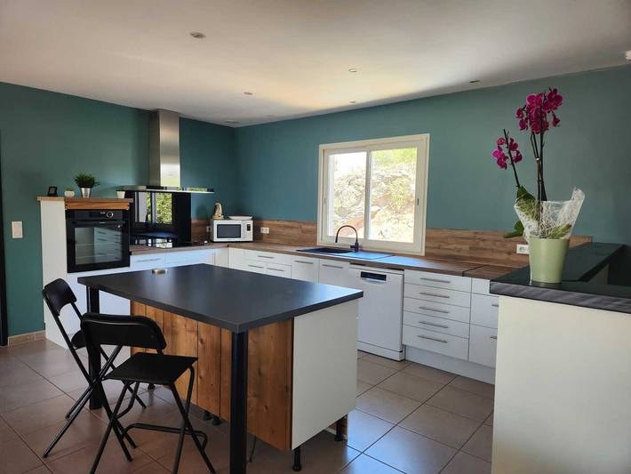 Gîte pour 6 personnes, avec terrasse et piscine à Tourouzelle - 3