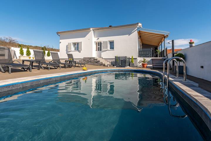 Villa für 6 Personen, mit Garten und Terrasse, kinderfreundlich in Maslenica - 4