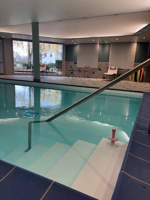 Location de vacances pour 2 personnes, avec vue et sauna ainsi que jardin et piscine à Panazol