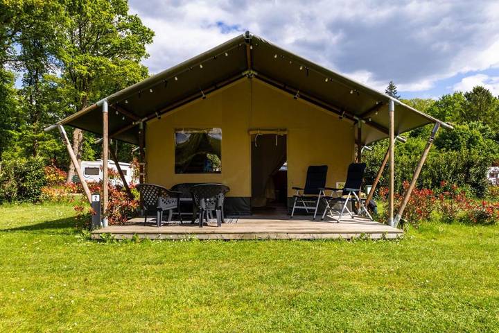 Camping voor 6 personen, with Terras and Tuin as well as Uitzicht in Epe