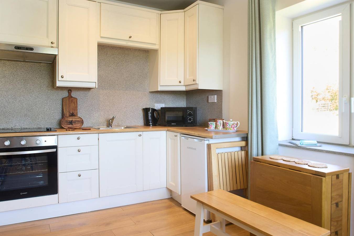 Hug Cottage - Sleeps 2 only Garden, Stove, Parking in County Cavan