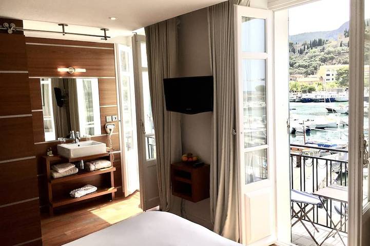 Gîte pour 2 personnes, avec balcon dans Office De Tourisme De Cassis - 3