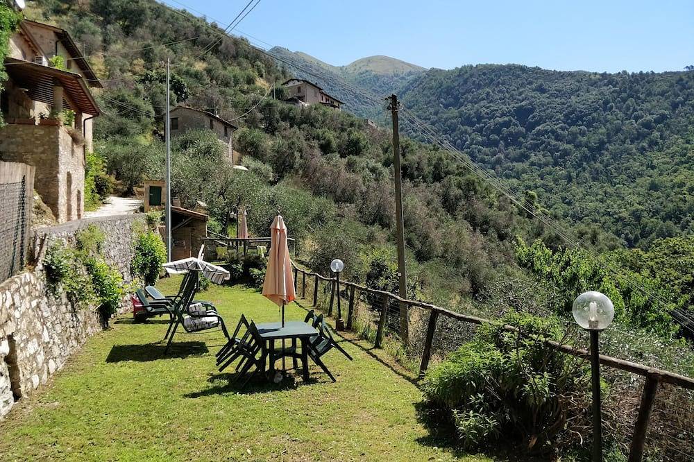 Maison rustique dans la nature pour familles (2 chambres) avec enfants et chiens in Camaiore, Riviera Italienne