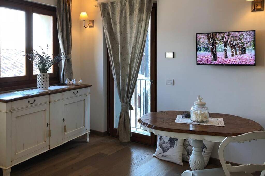La Poulerie - Suite Dépendance in Burano (Montemezzo), Montemezzo