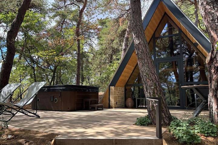 Gîte pour 2 personnes, avec jacuzzi à Bathernay