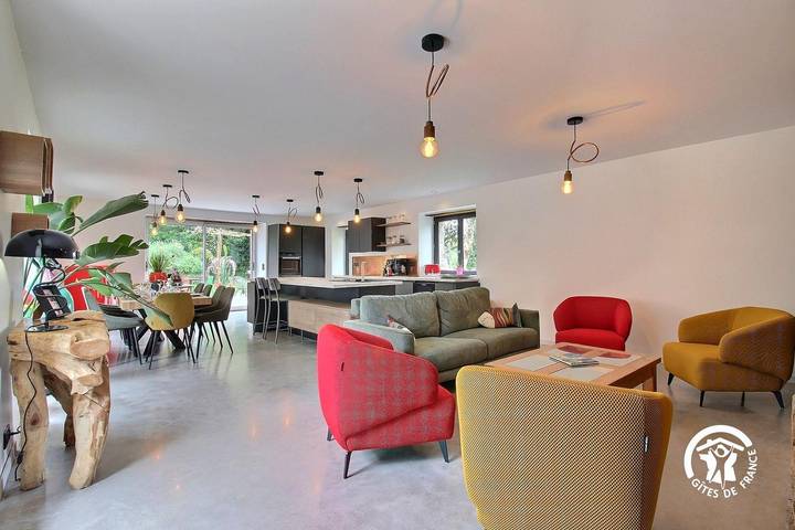 Gîte pour 9 personnes, avec sauna ainsi que jardin et terrasse à Plougoumelen - 2