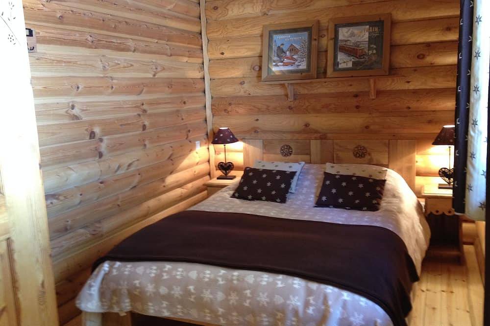 Authentic Scandinavian log cabin in La Joue du Loup, Le Dévoluy