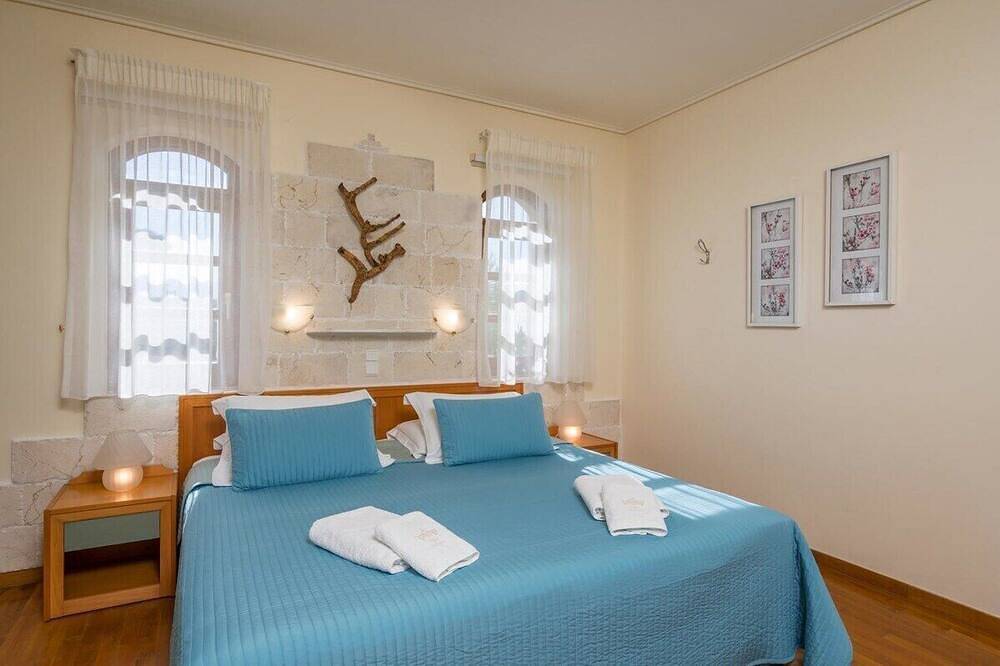 Argo Luxury Villa (Iason Villas), 3 Bedrooms, Private Pool, Garden, Next To Male in Maleme, Region de Chania