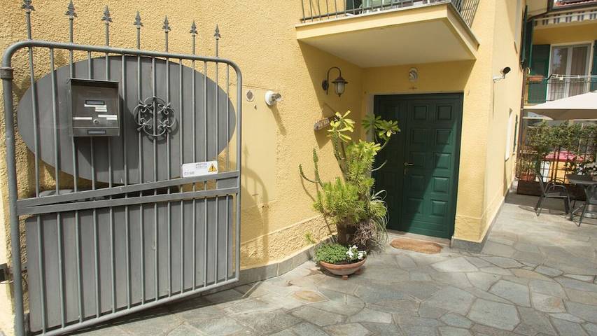 Location de vacances pour 5 personnes, avec jardin à Diano San Pietro - 2