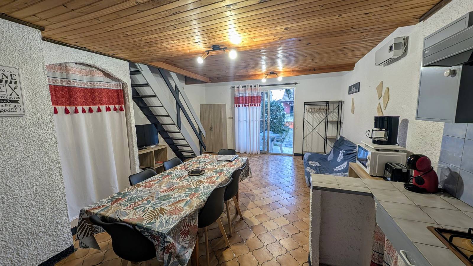 Gîte la Capelle para 7 personas, con piscina in Roquefort-des-Corbières, Region de Narbonne