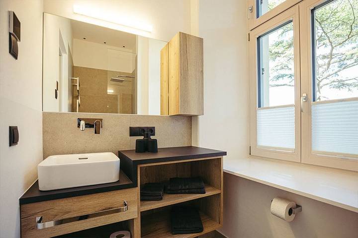 Entire studio, Studio Apartment 'Freienfeldhof Gala' with Mountain View, Shared Garden and Wi-Fi in Algund, Texel Group