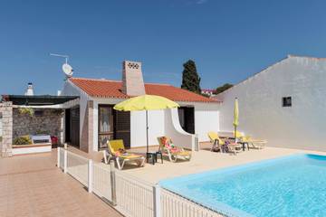 Villa for 6 Guests in Albufeira, Faro District, Picture 3