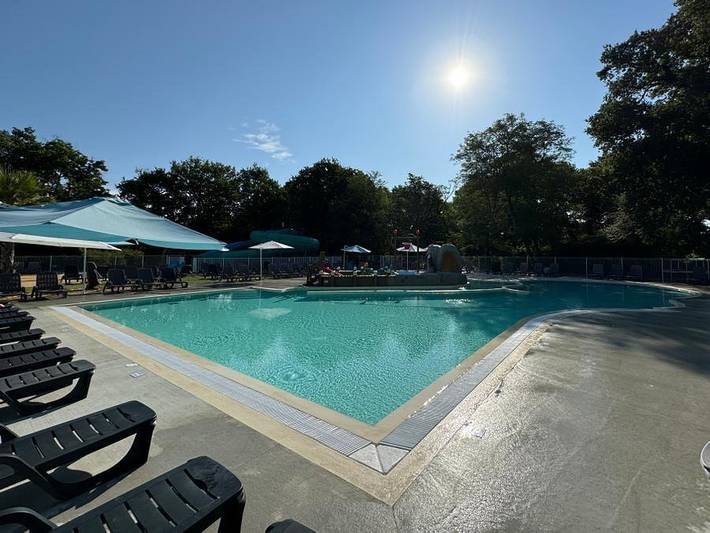 Wohnwagen für 4 Personen, mit Kinderpool in Grayan-et-l'Hôpital