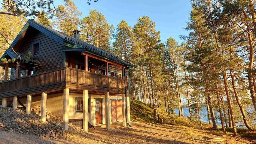 Chalet pour 9 personnes, avec sauna et vue sur le lac ainsi que terrasse et vue