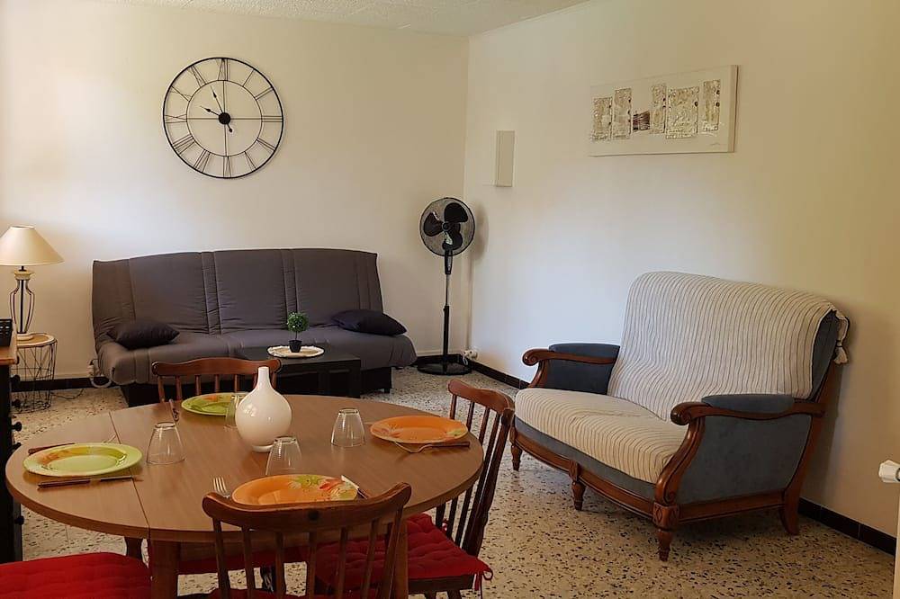 Entire apartment, Appartement bas de Villa rez de Jardin in La Garde, Toulon region