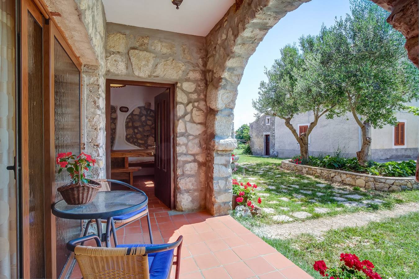 Ganze Wohnung, 1-Zimmer-Ferienwohnung mit Terrasse Punta kriza, Cres A-867-b in Cres